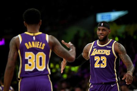 James führt Lakers zu erstem Saisonsieg - Pleite für Raptors James führt Lakers zu erstem Saisonsieg - Pleite für Raptors
