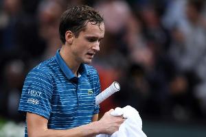 Medwedews Serie reißt in Paris: Zweitrundenaus gegen Chardy