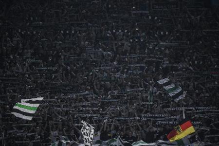 Gladbacher Mitarbeiter und drei Fans in Rom festgenommen - mehrere Anhänger verletzt Gladbacher Mitarbeiter und drei Fans in Rom festgenommen - mehrere Anhänger verletzt