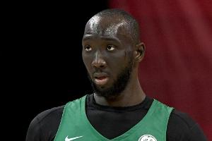 NBA-Riese Fall: Kopfschmerzen wegen "niedriger Decke"