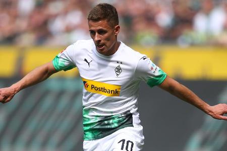 Nur einen Tag nach dem Schulz-Deal gab der BVB auch den Hazard-Transfer bekannt. Der Offensiv-Allrounder kam von Borussia Mö...