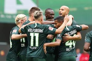 Wölfe beißen sich in der Tabellenspitze fest