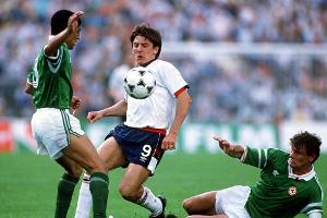 Rassismus: Ehemaliger englischer Nationalspieler Beardsley suspendiert
