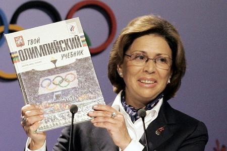 Dreimal Paarlauf-Olympiasiegerin: Eislegende Rodnina wird 70 Dreimal Paarlauf-Olympiasiegerin: Eislegende Rodnina wird 70