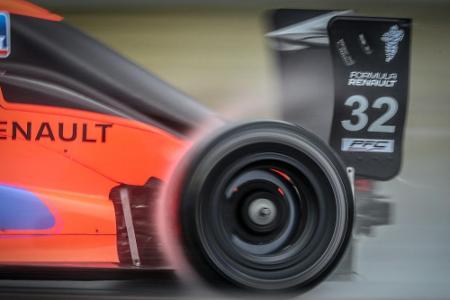 Horrorunfall von Peroni überschattet Formel-3-Rennen in Monza Horrorunfall von Peroni überschattet Formel-3-Rennen in Monza
