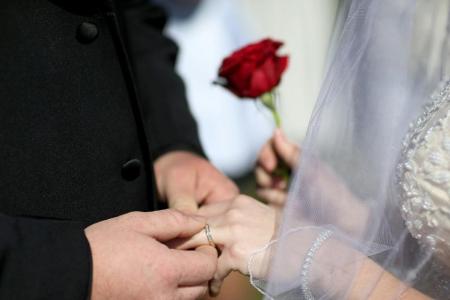Mitspieler heiratet: Rumänischer Viertligist gibt Punkte freiwillig ab Mitspieler heiratet: Rumänischer Viertligist gibt Punkte freiwillig ab