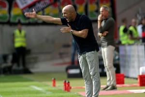 Montagsspiel in Wolfsburg: Schreuder ärgert es - Glasner sieht Vorteil