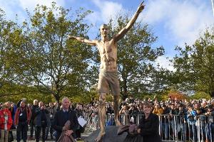 Nach Einstieg bei Hammarby: Ibrahimovic-Statue in Malmö beschädigt
