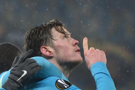 Weghorst schießt Wolfsburg in K.o.-Runde Weghorst schießt Wolfsburg in K.o.-Runde