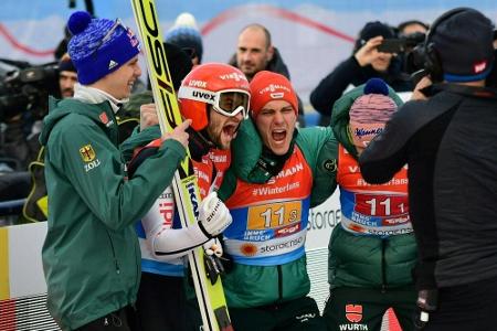 Skispringen: DSV-Quartett zur Halbzeit auf Rang vier - Polen vorn Skispringen: DSV-Quartett zur Halbzeit auf Rang vier - Polen vorn
