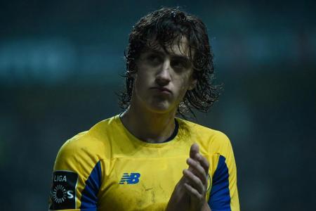 Rekord-Ausstiegsklausel: Porto bindet Supertalent Fabio Silva bis 2022 Rekord-Ausstiegsklausel: Porto bindet Supertalent Fabio Silva bis 2022