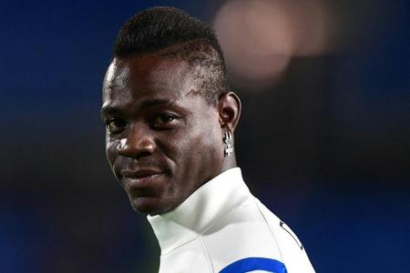 Rassismus: Balotelli droht mit Spielabbruch Rassismus: Balotelli droht mit Spielabbruch