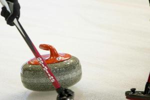 Curling-Männer feiern Sieg zum EM-Auftakt