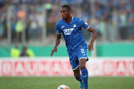 Am Außenverteidiger geht der Hoffenheimer Höhenflug gänzlich vorbei. In der Bundesliga stand der Niederländer noch keine ein...