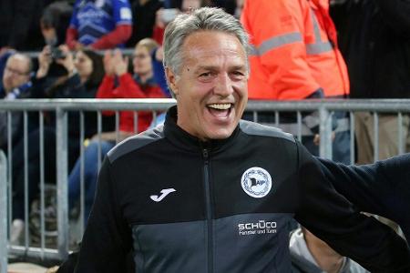 Bielefeld verlängert mit Trainer Neuhaus bis 2022 Bielefeld verlängert mit Trainer Neuhaus bis 2022