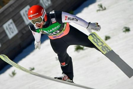 Schock für Eisenbichler: Sturz im Qualifikationsspringen in Kuusamo Schock für Eisenbichler: Sturz im Qualifikationsspringen in Kuusamo