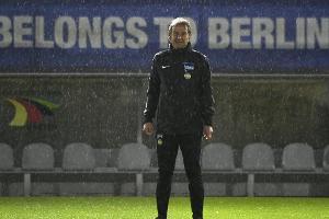 Regen und Kälte: Ungemütliches erstes Training für Klinsmann