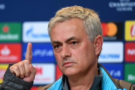 Mourinho sieht sich Mourinho sieht sich
