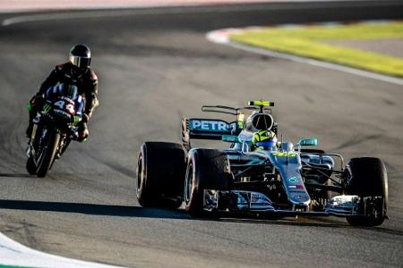 Hamilton und Rossi genießen Fahrzeugtausch: Hamilton und Rossi genießen Fahrzeugtausch: