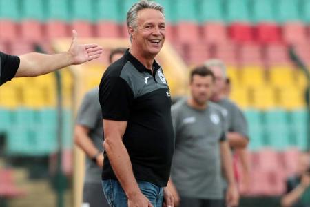 2. Liga: Herbstmeister Bielefeld setzt Serie fort - St. Pauli atmet auf 2. Liga: Herbstmeister Bielefeld setzt Serie fort - St. Pauli atmet auf