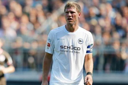 2. Bundesliga: Klos schießt Bielefeld an die Spitze - VfB patzt 2. Bundesliga: Klos schießt Bielefeld an die Spitze - VfB patzt