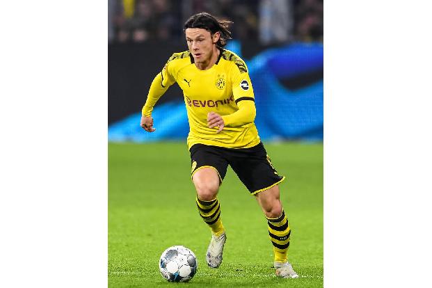 Für die letzten Minuten kam der Linksverteidiger für Guerreiro in die Partie. In der Nachspielzeit noch mit einem guten viel...