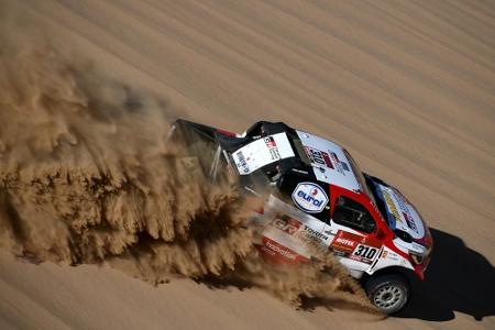 Rallye Dakar: Debütant Alonso nach schwerer Panne abgeschlagen Rallye Dakar: Debütant Alonso nach schwerer Panne abgeschlagen