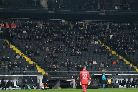 Für 'nen Zehner aufn Steher: DFB kämpft gegen Zuschauerschwund Für 'nen Zehner aufn Steher: DFB kämpft gegen Zuschauerschwund