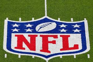 NFL-Draft in Las Vegas: Bühne auf dem Wasser, Spieler kommen im Boot