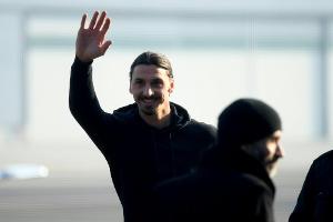 Begeisterter Empfang: Ibrahimovic in Mailand gelandet