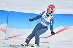 Skispringerin Althaus fliegt in Rasnov auf Platz zwei
