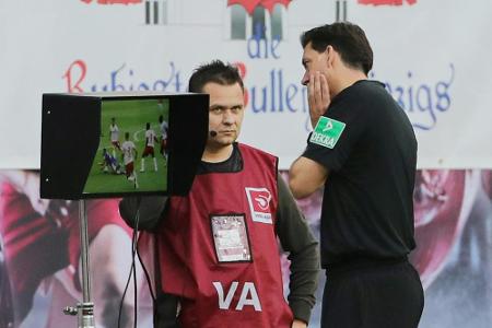 VAR: Video-Sequenzen im Stadion denkbar VAR: Video-Sequenzen im Stadion denkbar
