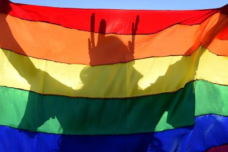 Als Zeichen gegen Homophobie: Pele-Statue erhält die Rückennummer 24 Als Zeichen gegen Homophobie: Pele-Statue erhält die Rückennummer 24