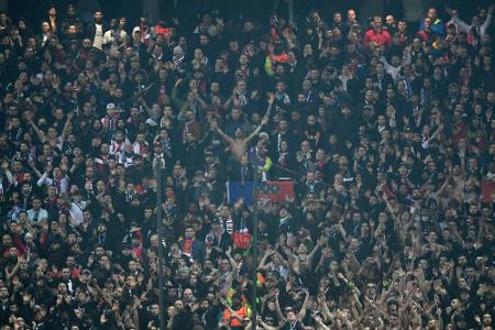 Dortmunder Polizei nimmt 18 PSG-Problemfans vorläufig fest Dortmunder Polizei nimmt 18 PSG-Problemfans vorläufig fest