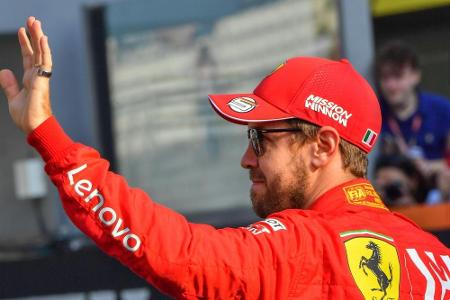 Vettel unternimmt Jungfernfahrt mit neuem Ferrari Vettel unternimmt Jungfernfahrt mit neuem Ferrari