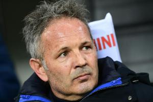 Kranker Mihajlovic coacht seine Mannschaft am Telefon zum Sieg