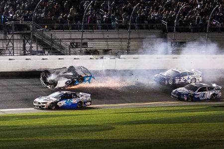 Horror-Crash beim NASCAR-Rennen in Daytona Beach