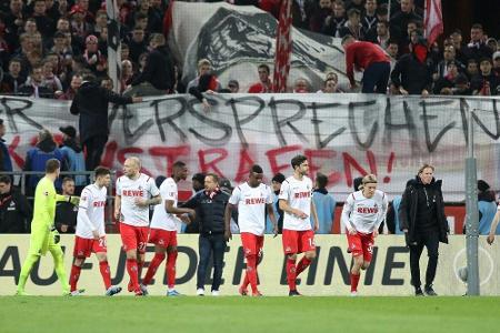 Schmähtransparente auch beim FC-Spiel gegen Schalke Schmähtransparente auch beim FC-Spiel gegen Schalke