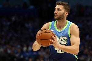 NBA: Kleber gewinnt deutsches Duell - Gedenken an Bryant