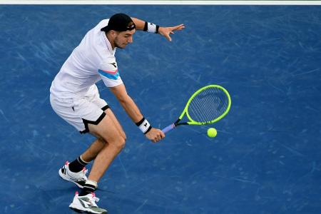 Starker Struff scheitert nur knapp an Tsitsipas Starker Struff scheitert nur knapp an Tsitsipas