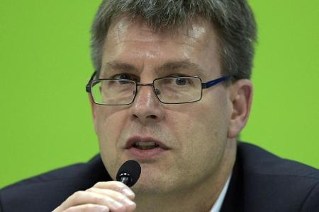 ITTF-Präsident Weikert: Verbände wollen IOC um Vorschuss bitten ITTF-Präsident Weikert: Verbände wollen IOC um Vorschuss bitten