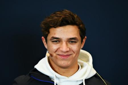 Wette verloren: Formel-1-Youngster Norris muss Haare abrasieren Wette verloren: Formel-1-Youngster Norris muss Haare abrasieren