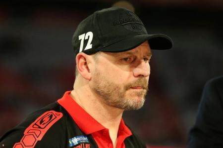 Paderborn-Trainer Baumgart nicht mit Corona infiziert - Kilian positiv getestet Paderborn-Trainer Baumgart nicht mit Corona infiziert - Kilian positiv getestet