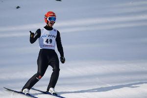 Skispringen: Leyhe zur Halbzeit Achter