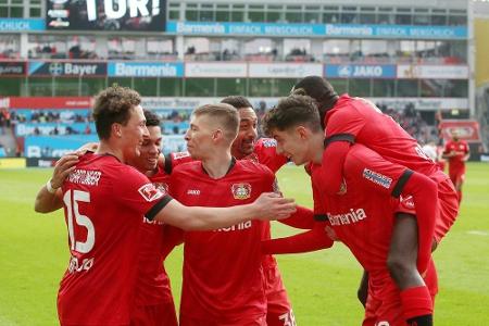 Nächstes Bayer-Offensivfeuerwerk gegen desolate Eintracht Nächstes Bayer-Offensivfeuerwerk gegen desolate Eintracht