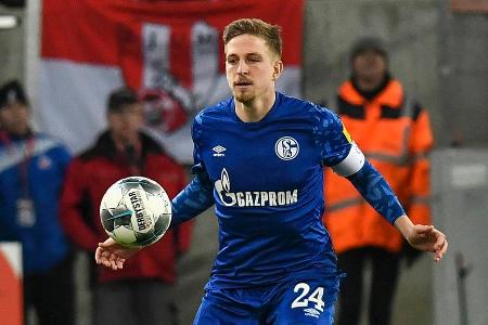 Hatte gegen Gnabry spürbare Tempodefizite und musste ihn deshalb wiederholt ziehen lassen. Bekam den Nationalspieler aber na...