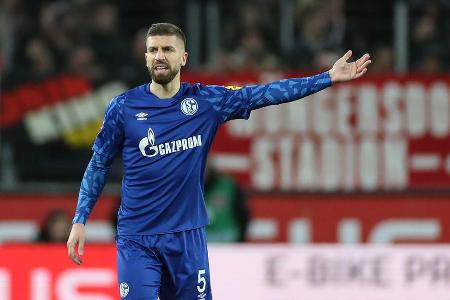 Fand nach kurzen Anlaufschwierigkeiten gut in die Partie und bewies gerade im Zusammenspiel mit Todibo häufig eine ordentlic...