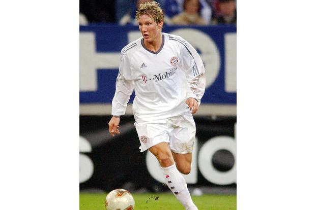 Das Auswärtstrikot erhält erneut ein Upgrade - nun gleichen Bastian Schweinsteiger und Co. ihrem Rivalen aus Madrid.