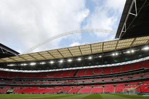 Wembley-Stadion leuchtet in Italiens Landesfarben