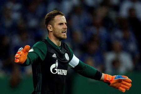 Torwart Fährmann trainiert wieder auf Schalke Torwart Fährmann trainiert wieder auf Schalke